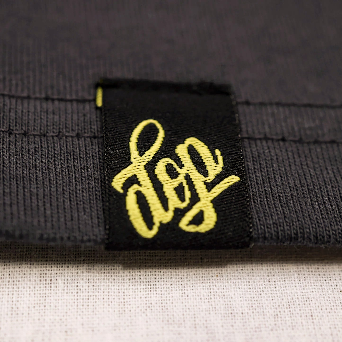 Classic Tee – Premium T-Shirt "NEVATAP" Print